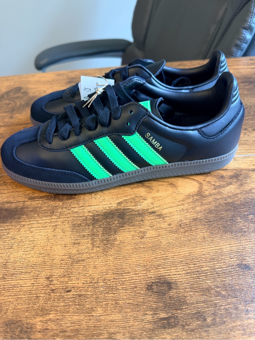 adidas Samba Black Sneakers with Bright Green Stripes 7M/8W